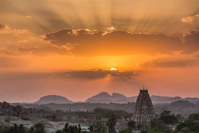Vicky'S Home Stay Hampi Exterior photo