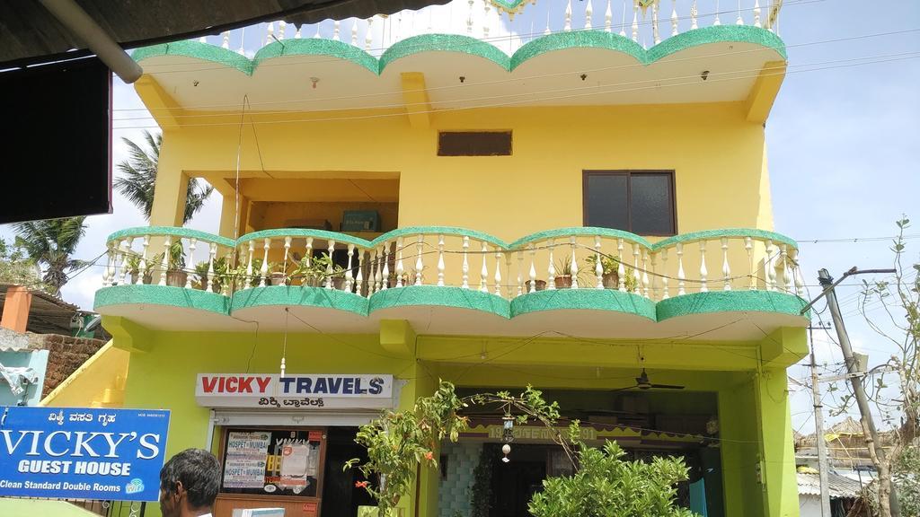 Vicky'S Home Stay Hampi Exterior photo